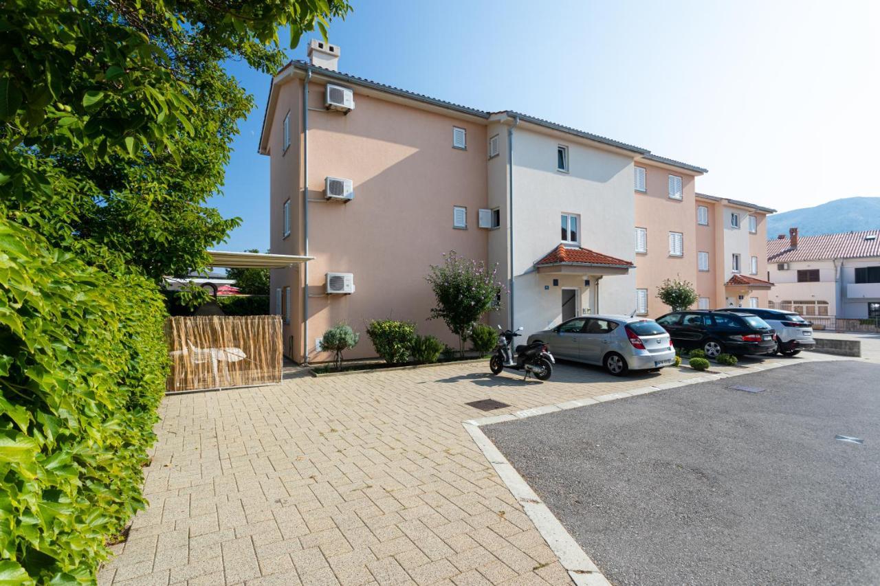 Apartments Crnekovic IV Baška Exterior foto